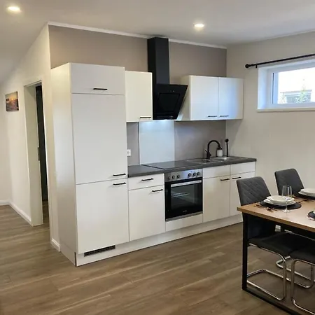 Moderne Mit Balkon Apartment